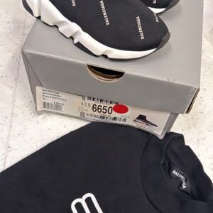 Balenciaga Black and White Matching Set Modern Athletic Style